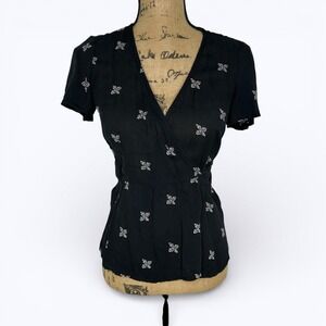 Lucky Brand Wrap Top Black Geometric Floral Print Short Sleeve Cottagecore Sz XS